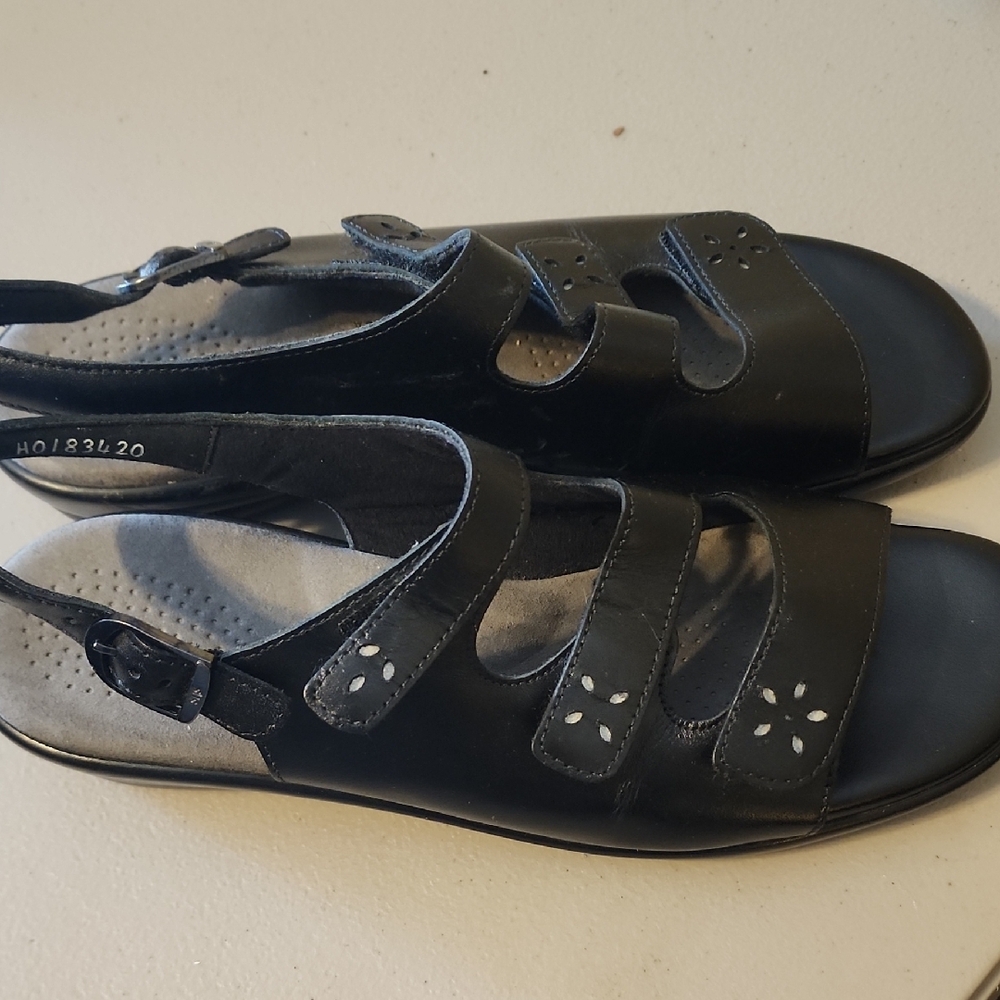 SAS Women's Black Sandals - Picture 3 of 11